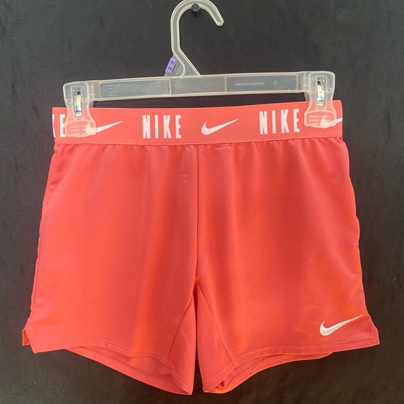 Pink Nike Pros - Picture 1 of 3
